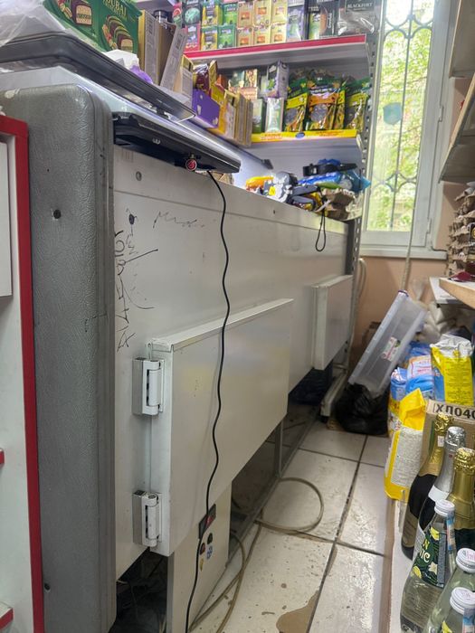 Продам холодильную витрину