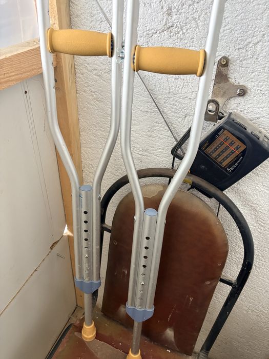 продам костыли б/у