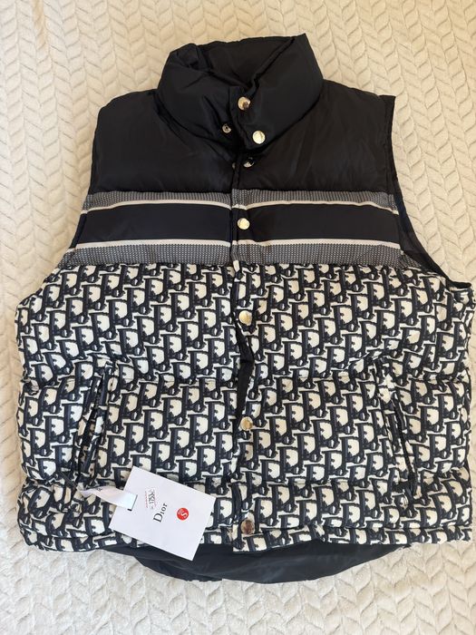 Дамски двулицев елек нов