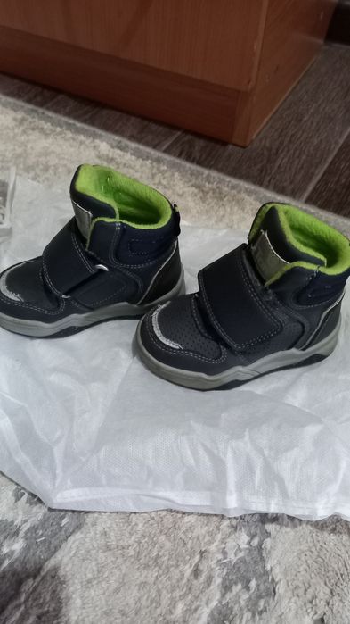 Продам ботинки для мальчика