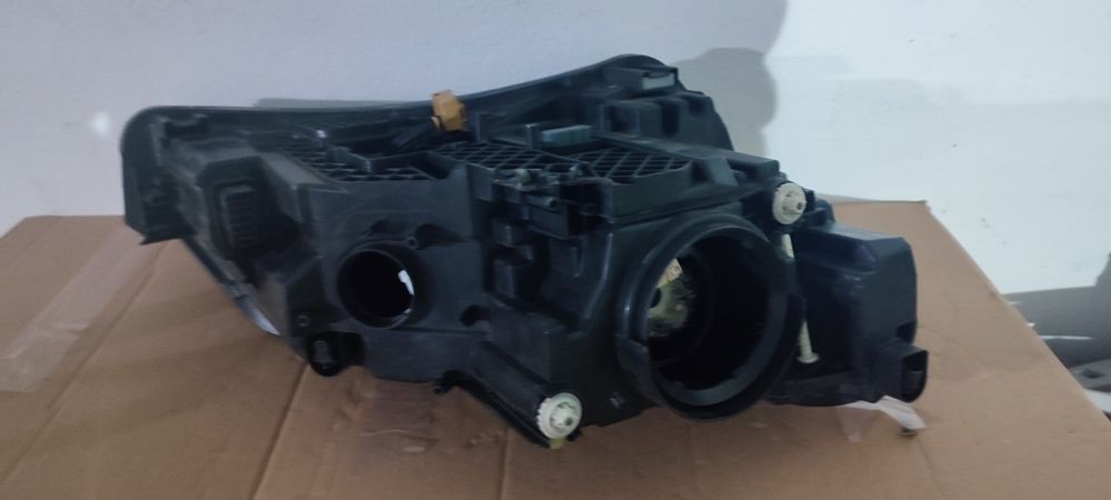 far stanga skoda superb xenon led