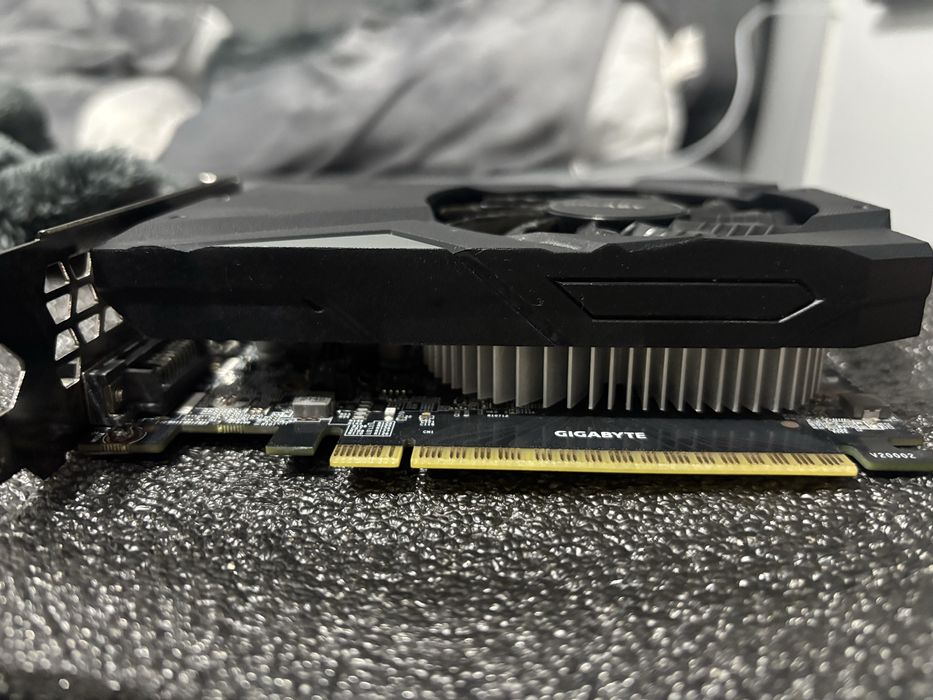 placa video nividia 1650 4 gb