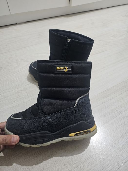 Продам зимние ботиночки мальчик