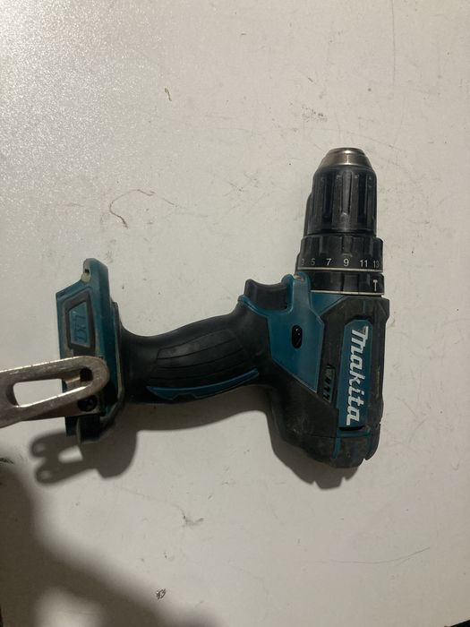 Autofiletanta Makita DHP 482 18v Doar corp cu defect