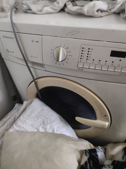 Стиральная машина Electrolux,