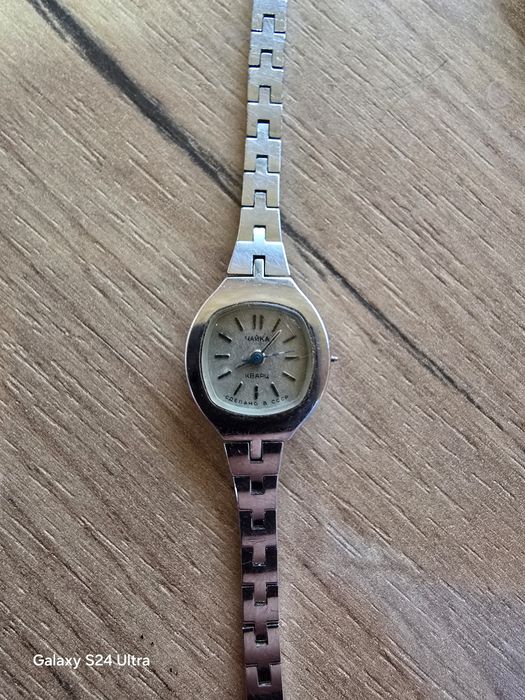 Продам часы женские