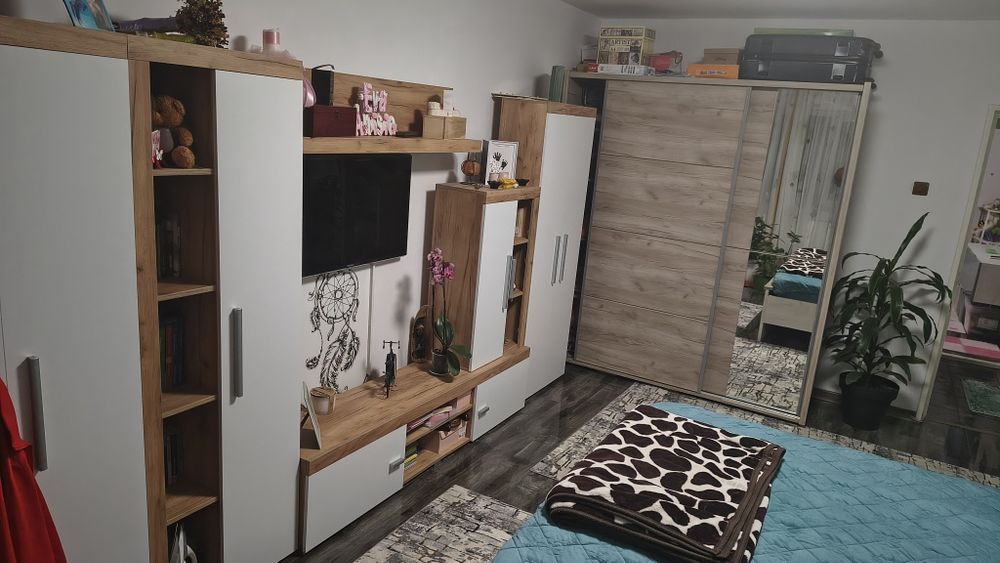 Apartament renovat și mobilat complet