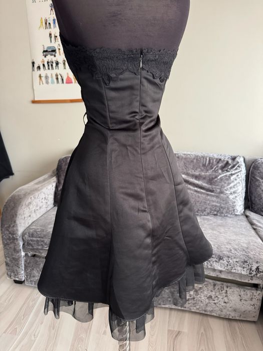 Официална черна къса рокля с дантела