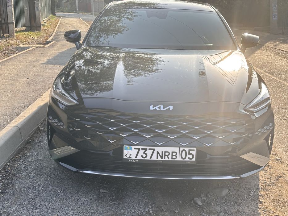 Продам автомобиль Киа К8