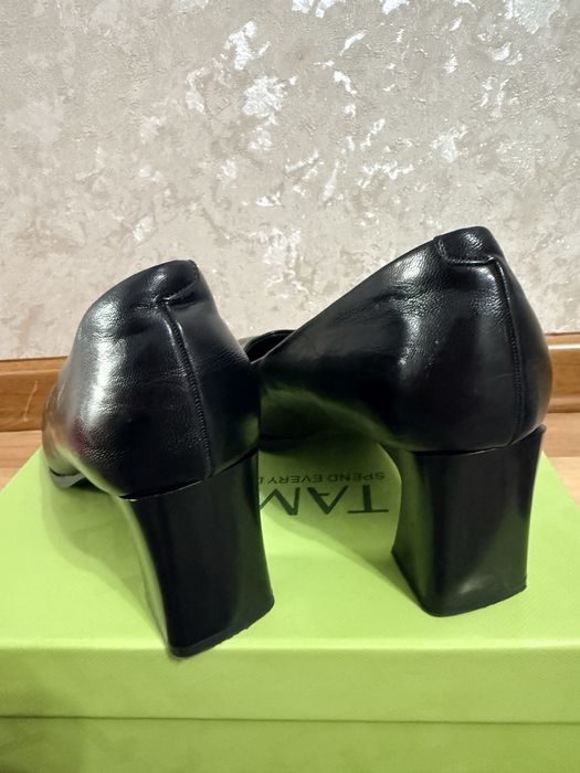 Продам черные женские туфли