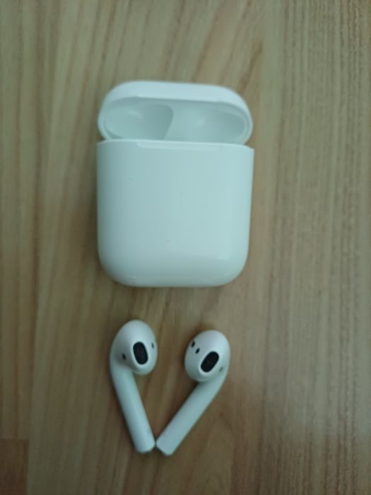 Apple airpods A2