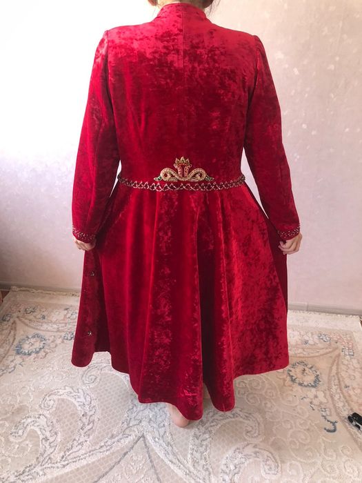 Меруерт Болмановадан тіктірілді бешпет 100мыңға беремін