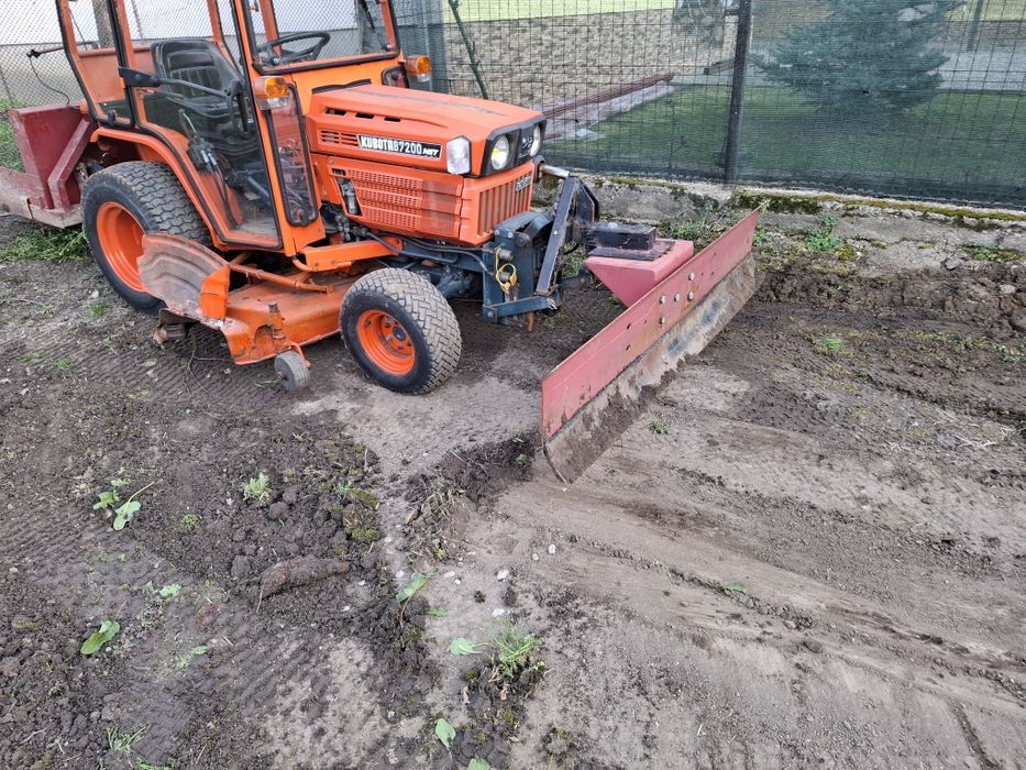 Tractor Kubota B7200 4x4 cositoare plug