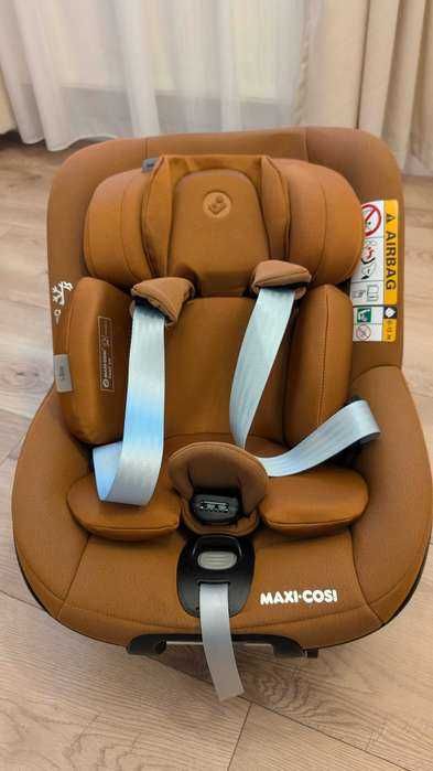 Scaun Auto Maxi-Cosi Pearl 360 I-Size, 40-105 cm, Authentic Cognac - conditie foarte buna.