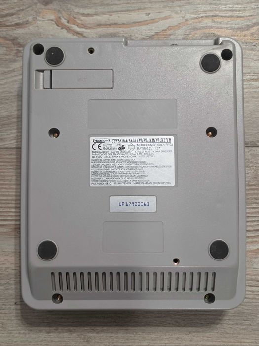 Super Nintendo Entertainment System SNES cu joc versiunea PAL