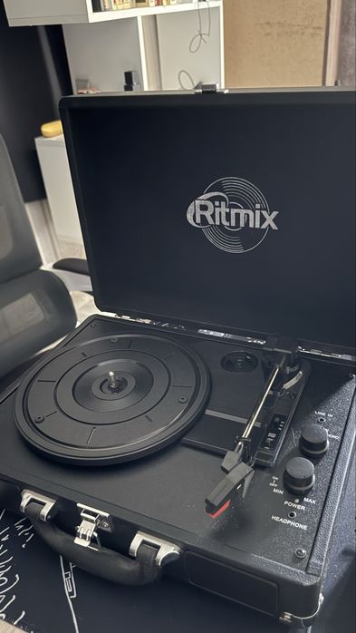 Виниловый проигрыватель Ritmix LP-120B
