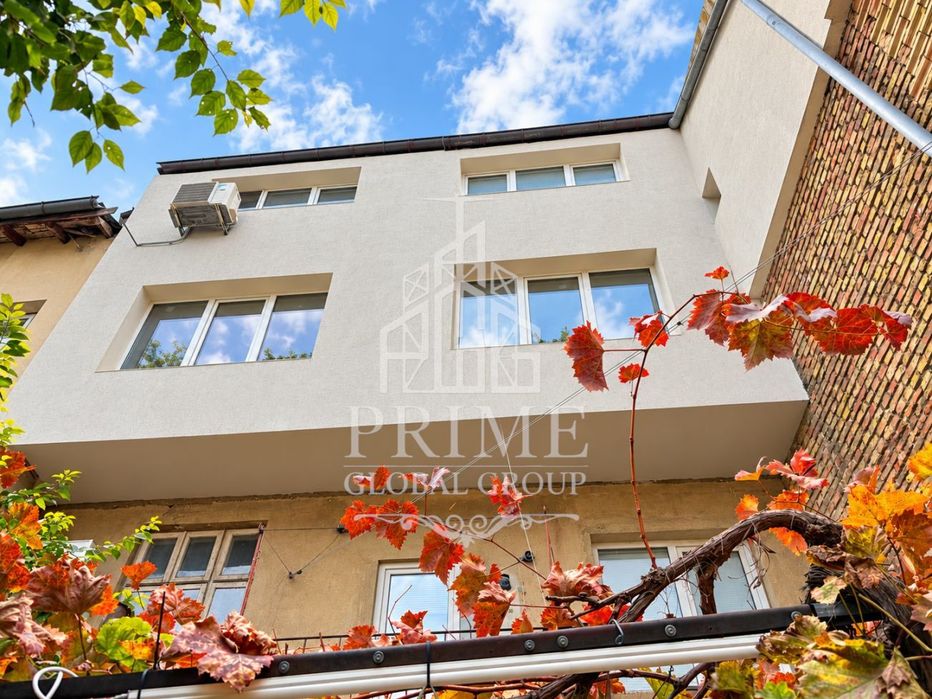 Продава се Четиристаен апартамент в Варна, Център - 110 кв.м за 3363 €/кв.м - Снимка #1