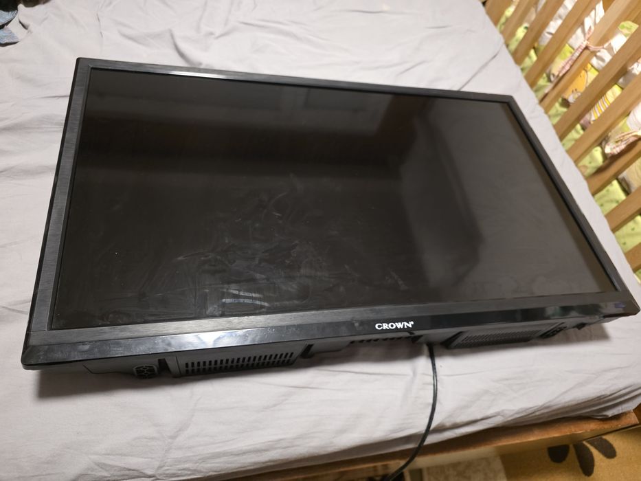 Телевизор Crown 32"