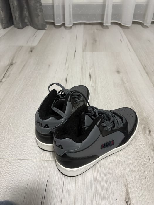 Vand adidasi inblaniti iarna fila original