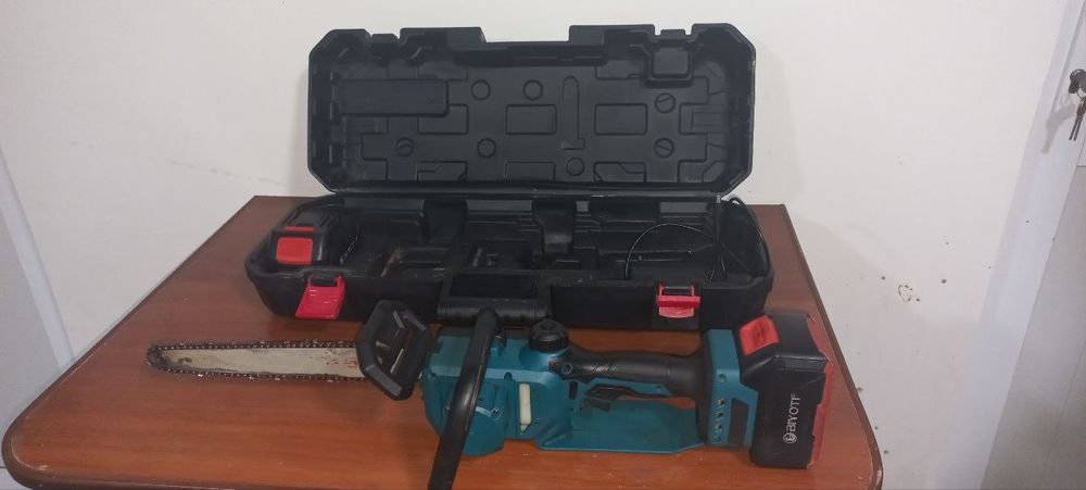 Аккумуляторная цепная пила