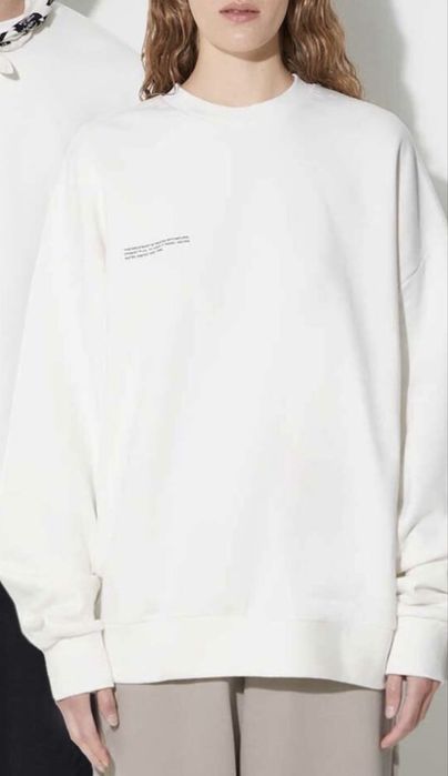 Pangaia бял екип