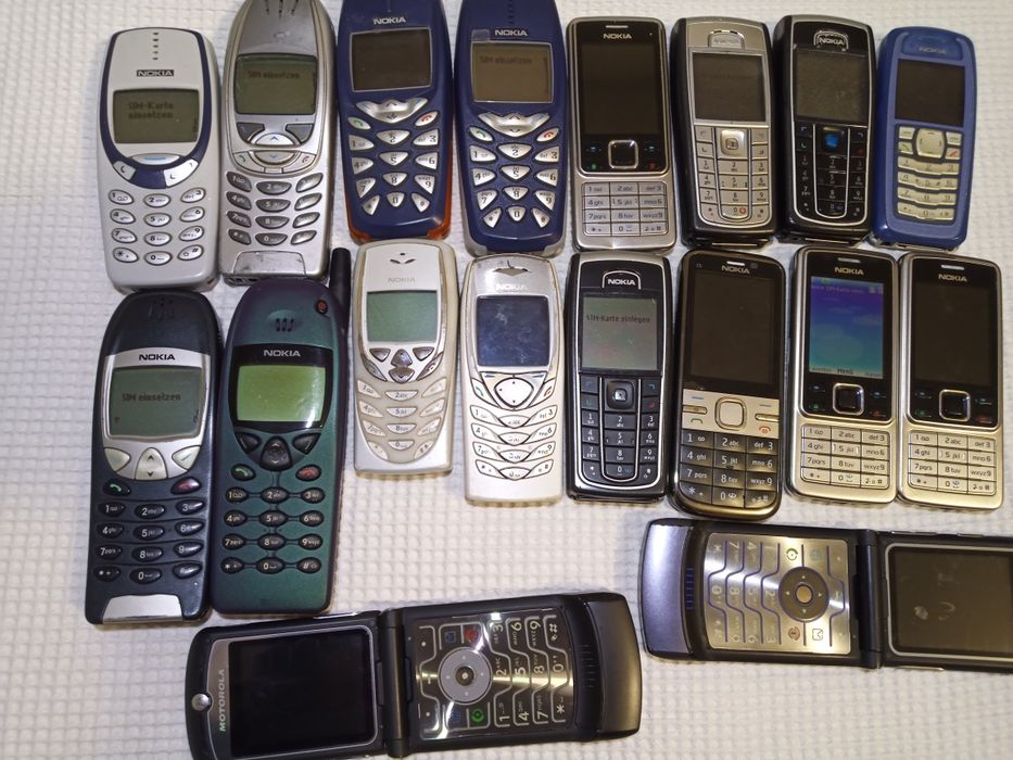 Lot de telefoane cu vechime