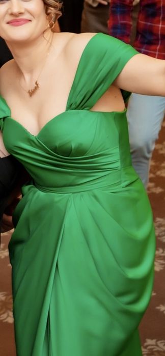 Rochie verde intro stare foarte buna .