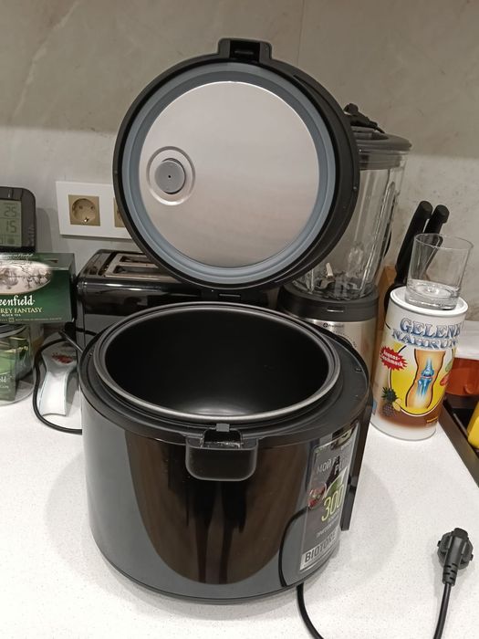 Мультиварка в отличном состоянии