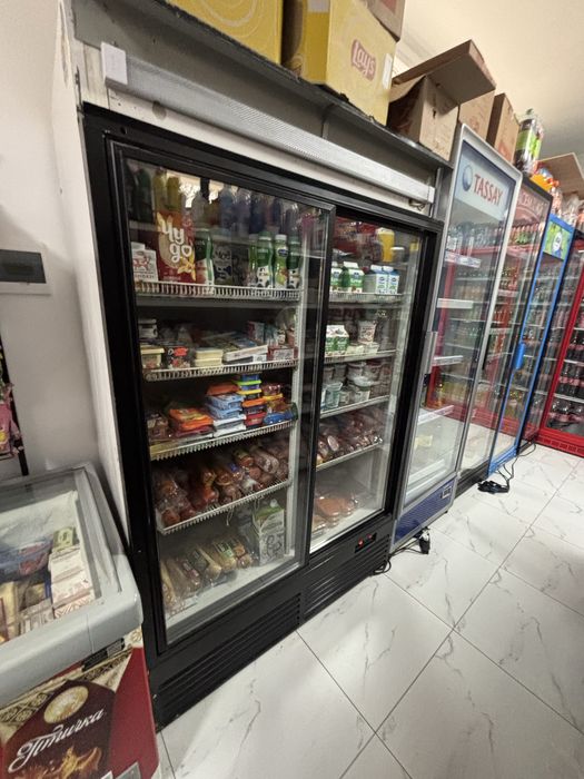 Холодильник витринный