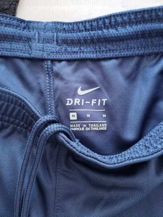 Футболни къси гащи на Пари Сен Жермен