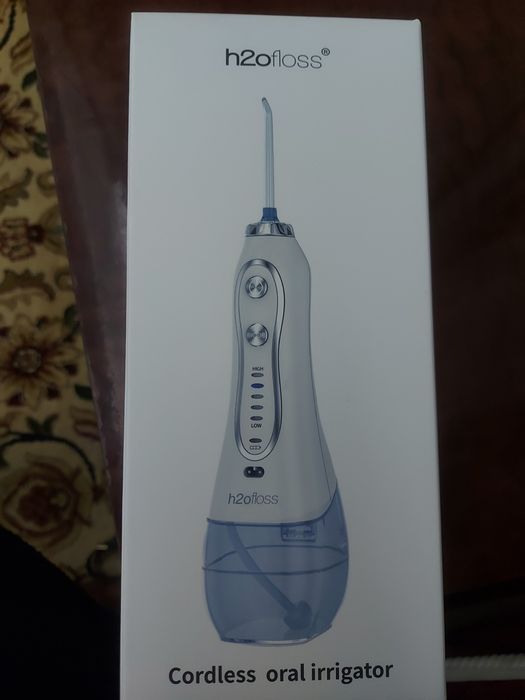 Ирригатор для зубов новый