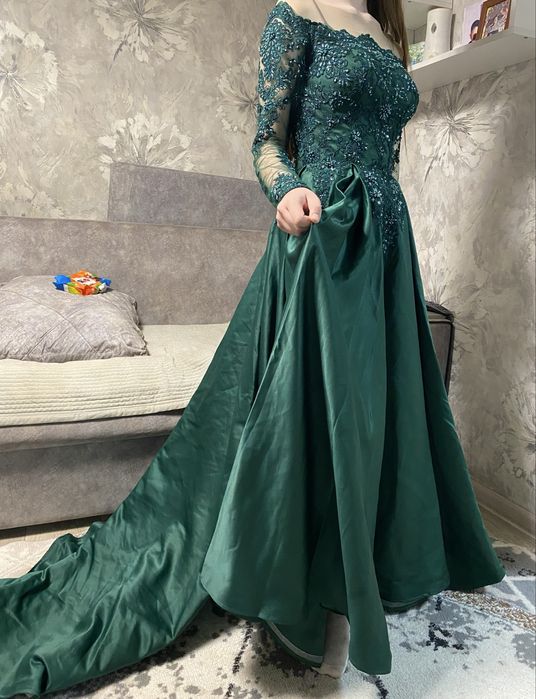 Продам платье срочно