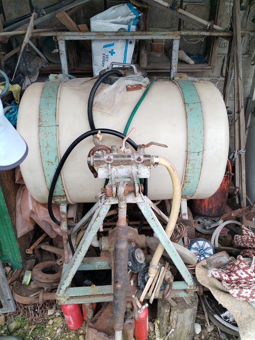 Instalație de erbicidat pt tractor