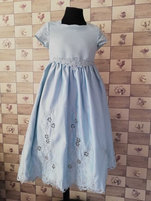 Платье для девочки нарядное