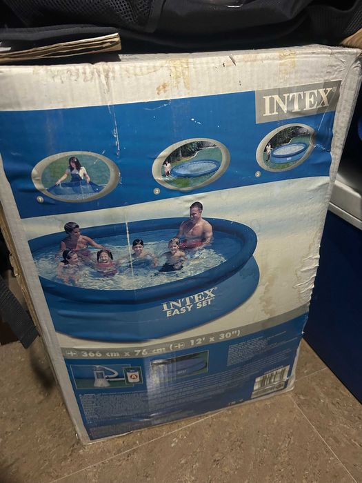 продавам надуваем басейн