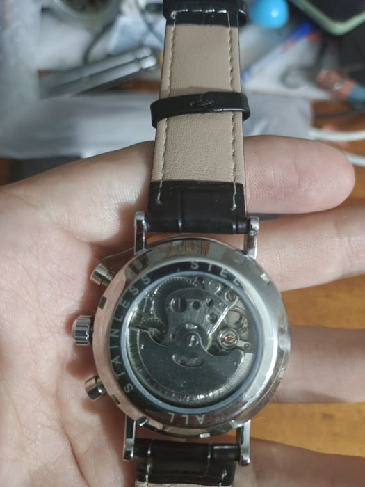 Часы механические, наручные