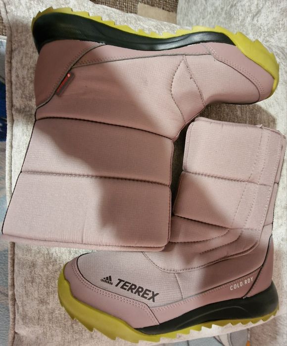 Ghete dama Adidas Terrex cold rdy, noi