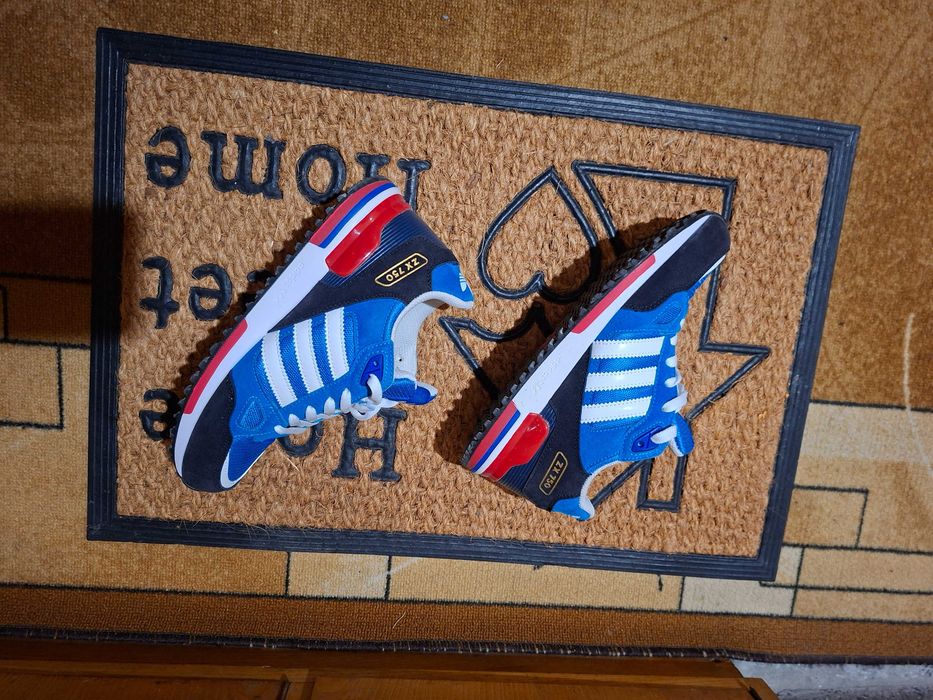 Маратонки Adidas 40н.
