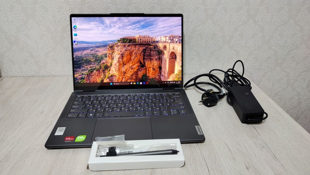 Lenovo Yoga ноутбук