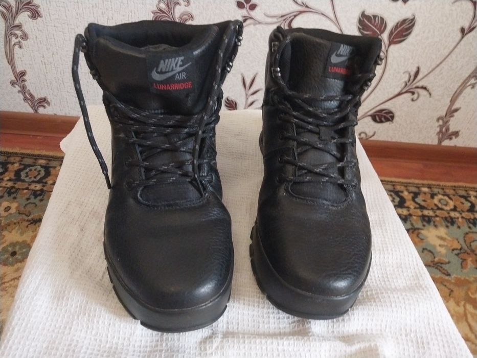Продаю ботинки с мехом найк
