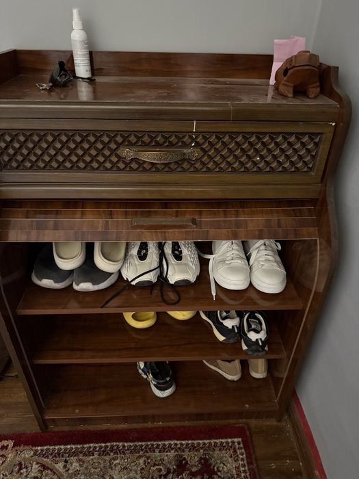 Oyoq kiyimlar uchun shkaf 2 ta 400.000