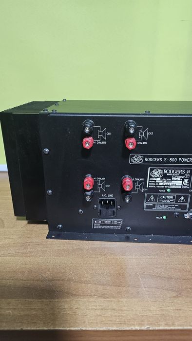 Amplificator de putere  rodgers s-800