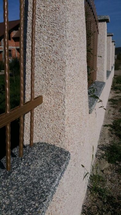 Mozaic si praf de marmura alb rosu tencuiala decorativa și pardoseli