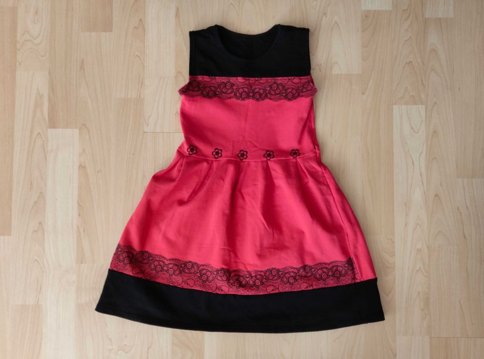 Есенно-зимна рокля за момиче 7-8г.