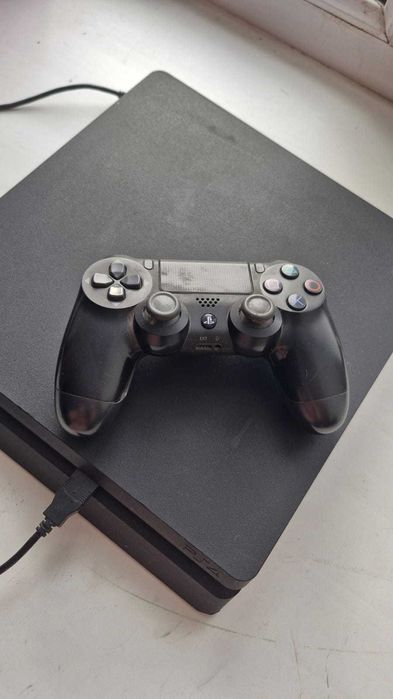 Playstation 4 Slim