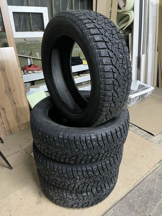 Зимняя резина Bridgestone 235/55/19