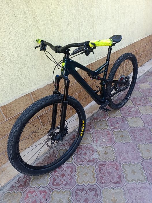 Specialized 29 цола Карбон
