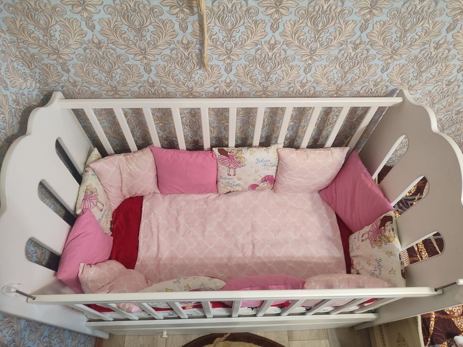 Детская кроватка