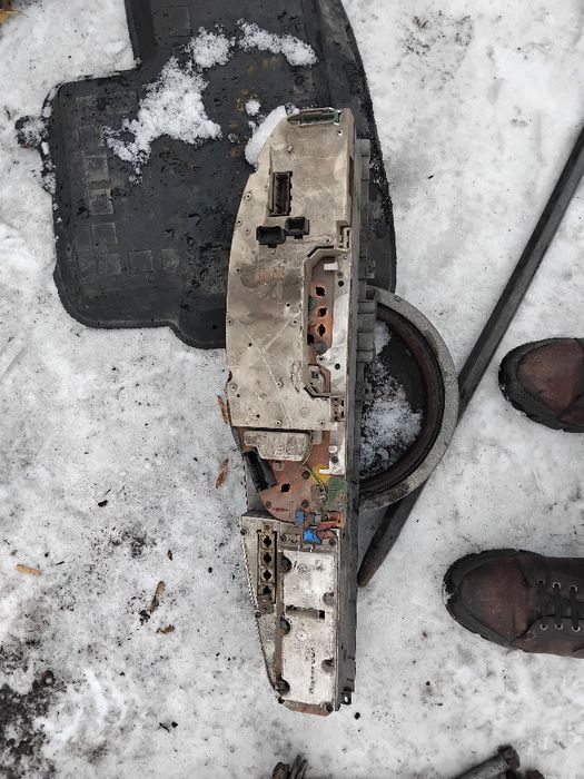 Продам щиток приборов.на ауди С4 и на селёдку.