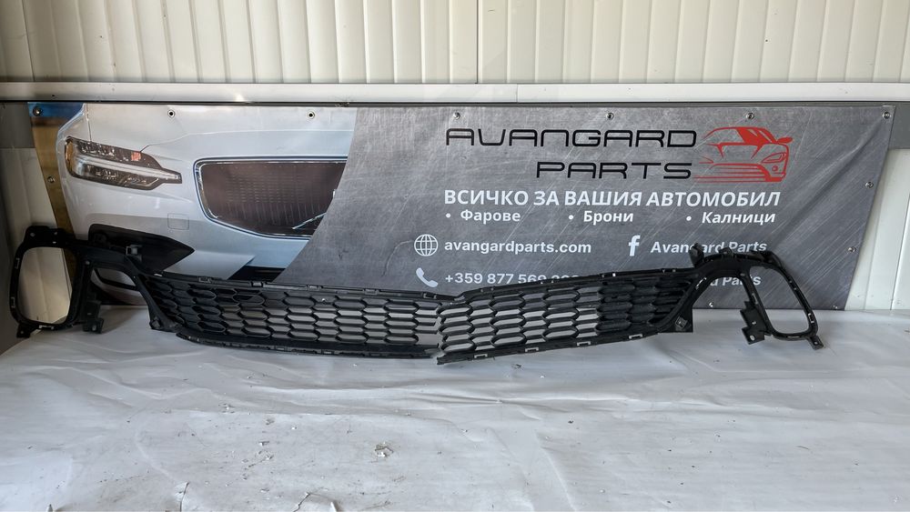 Решетка Kia Carens 2013-2019